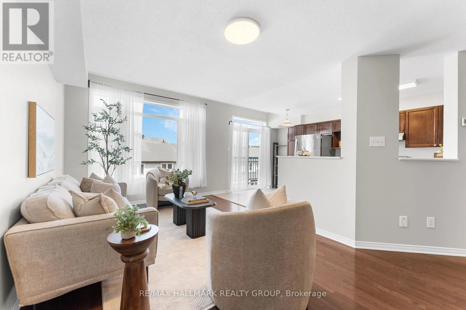 207 CITYVIEW CRESCENT
