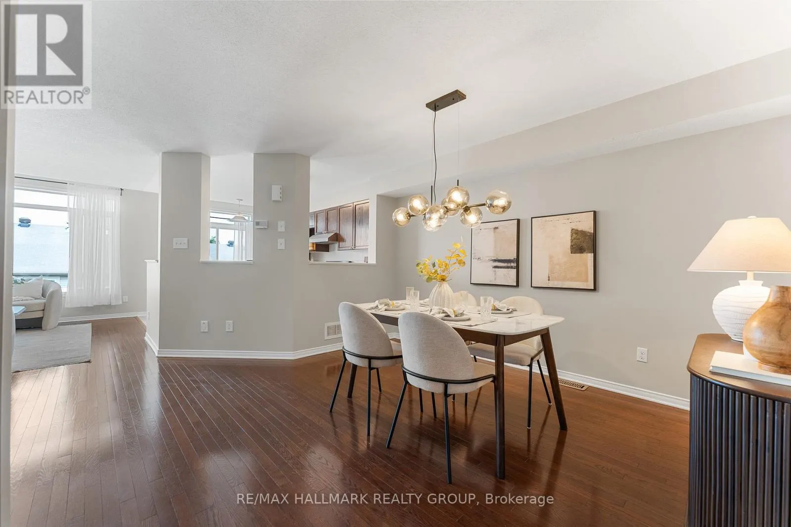 207 CITYVIEW CRESCENT