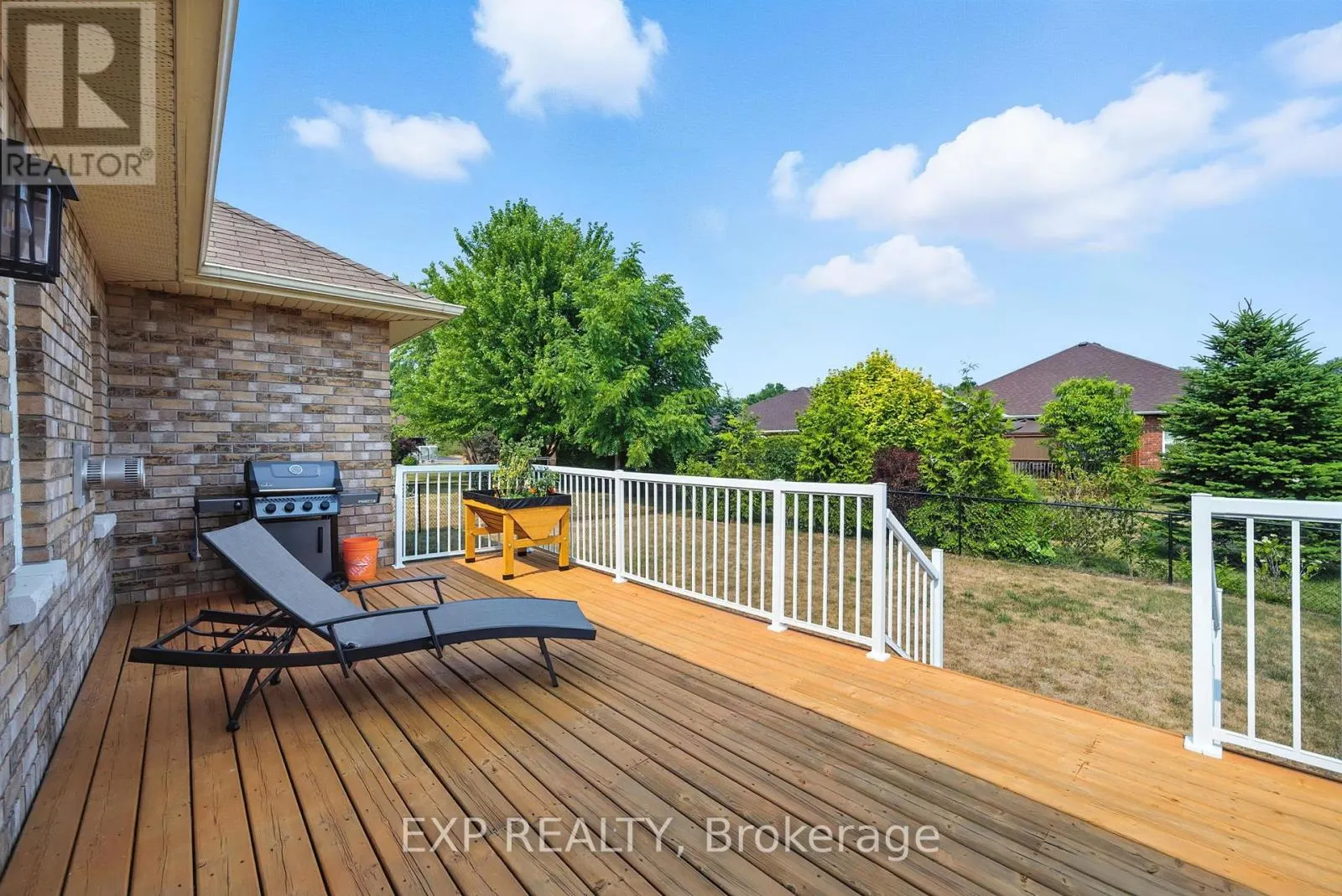 6 CORTLAND WAY