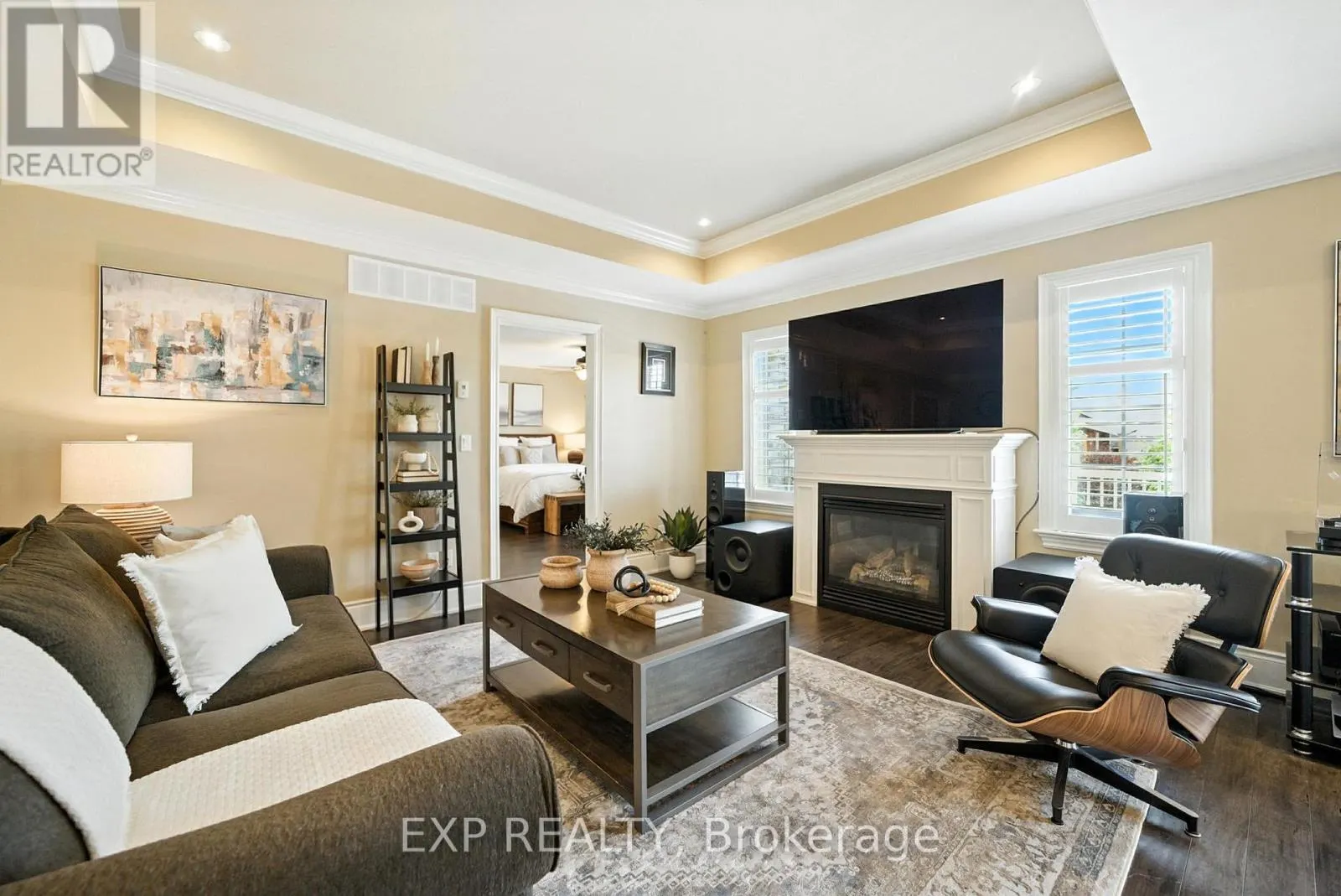 6 CORTLAND WAY