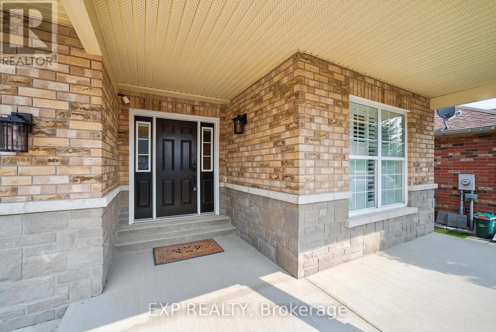 6 CORTLAND WAY