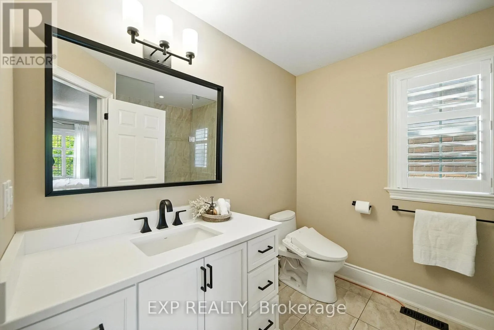 6 CORTLAND WAY