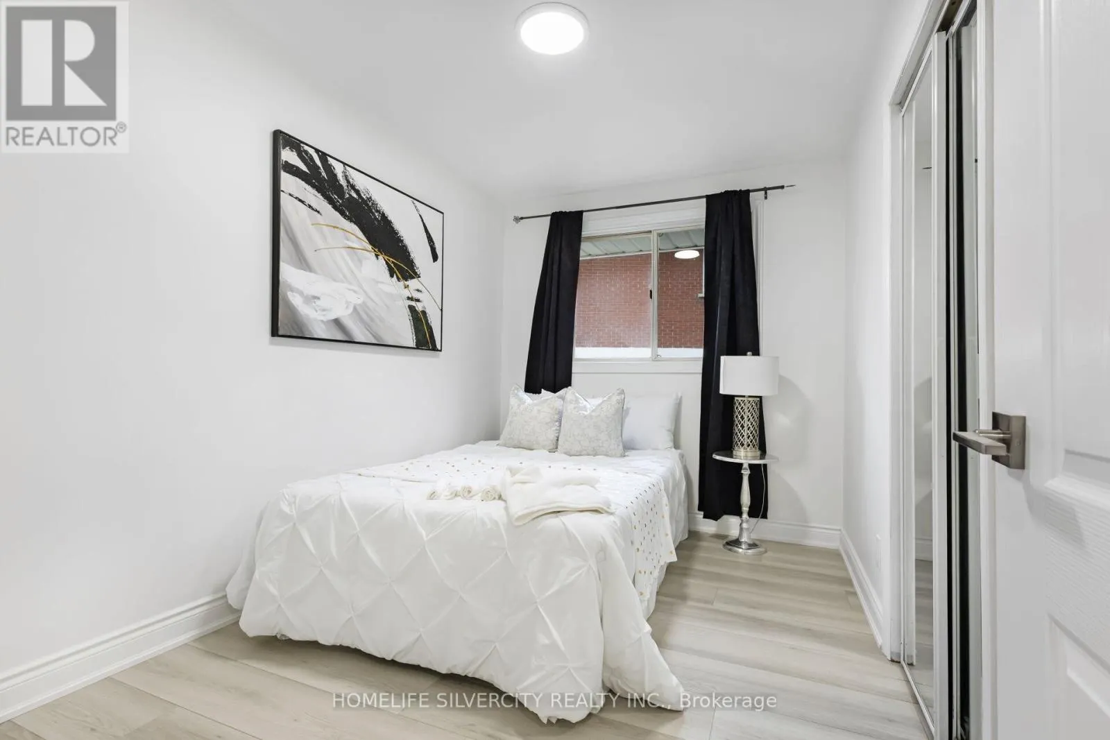 4 HIPEL AVENUE