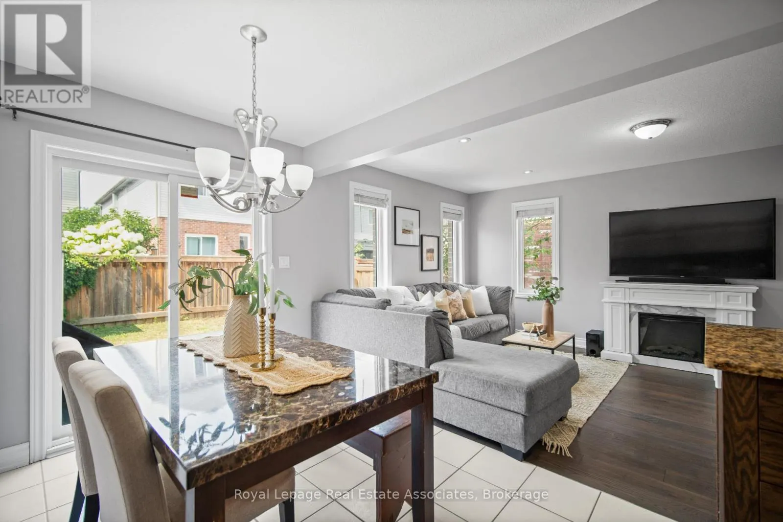 439 MOORLANDS CRESCENT