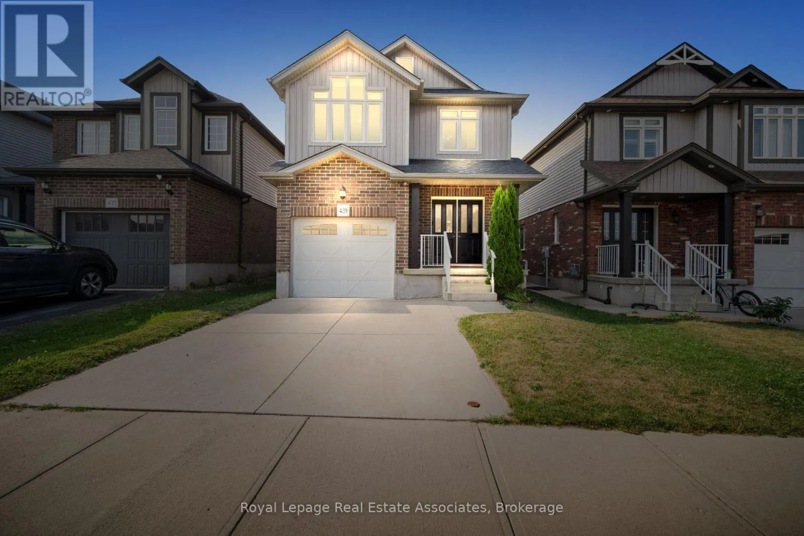 439 MOORLANDS CRESCENT