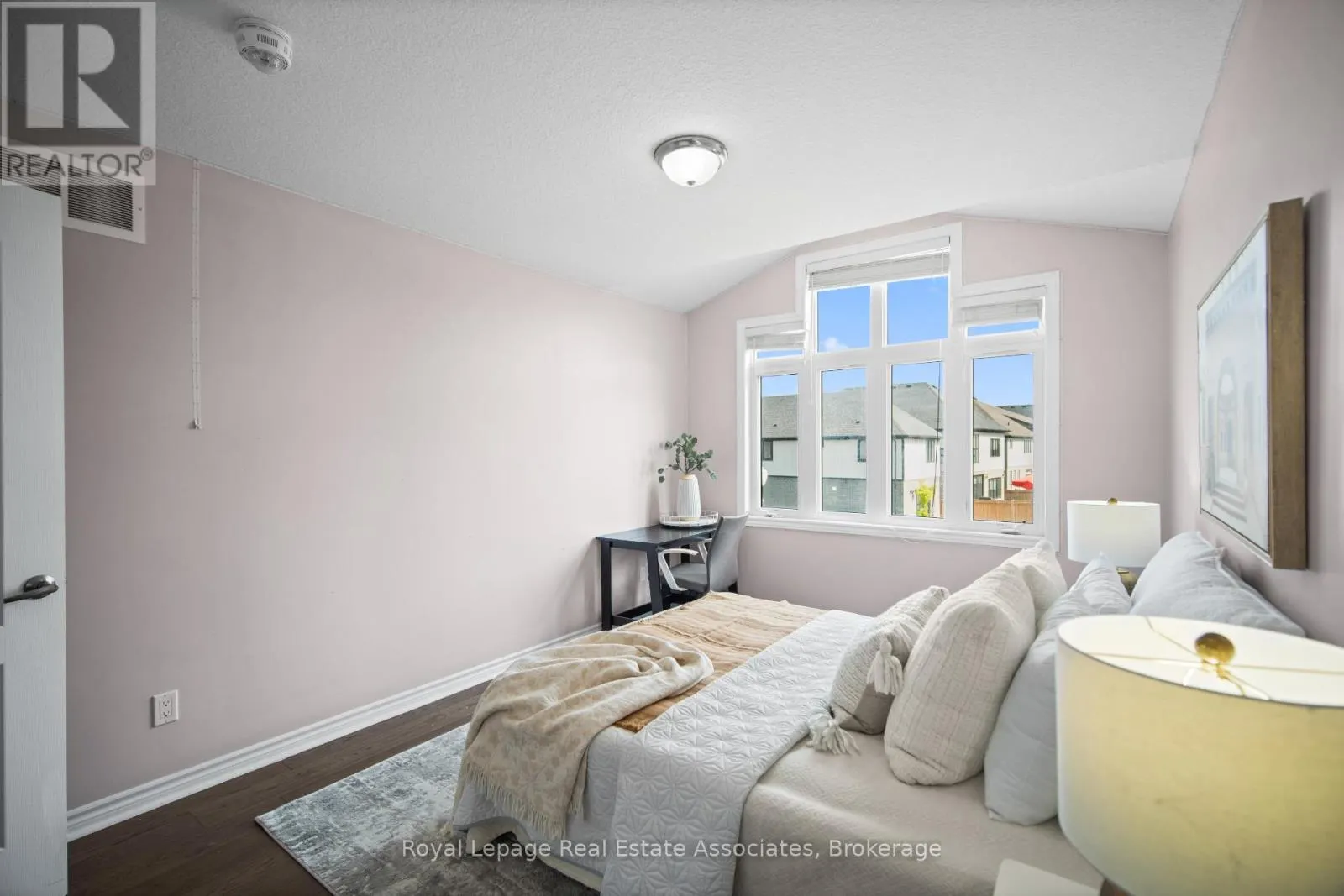 439 MOORLANDS CRESCENT