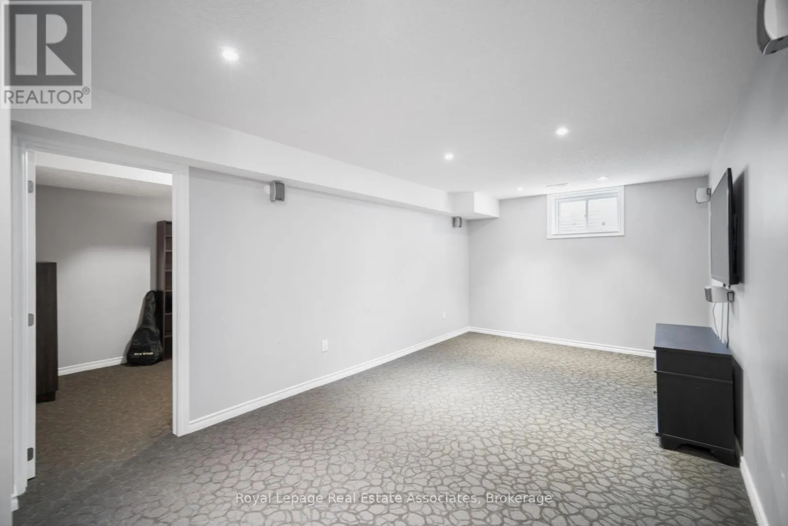 439 MOORLANDS CRESCENT