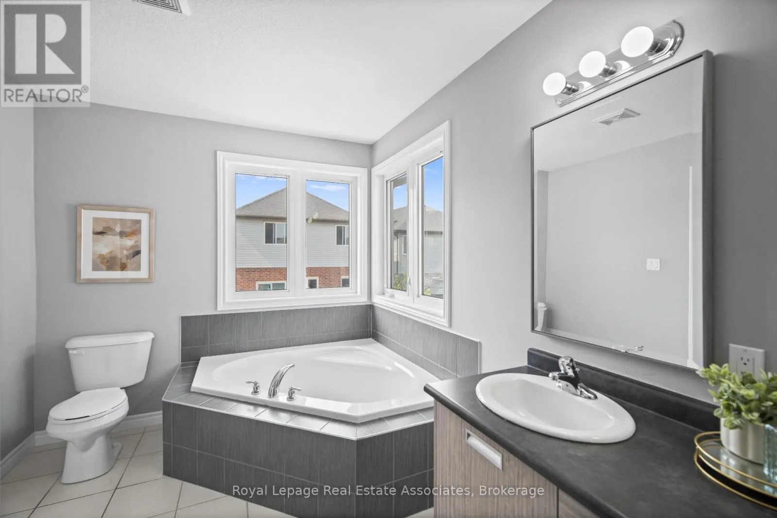 439 MOORLANDS CRESCENT