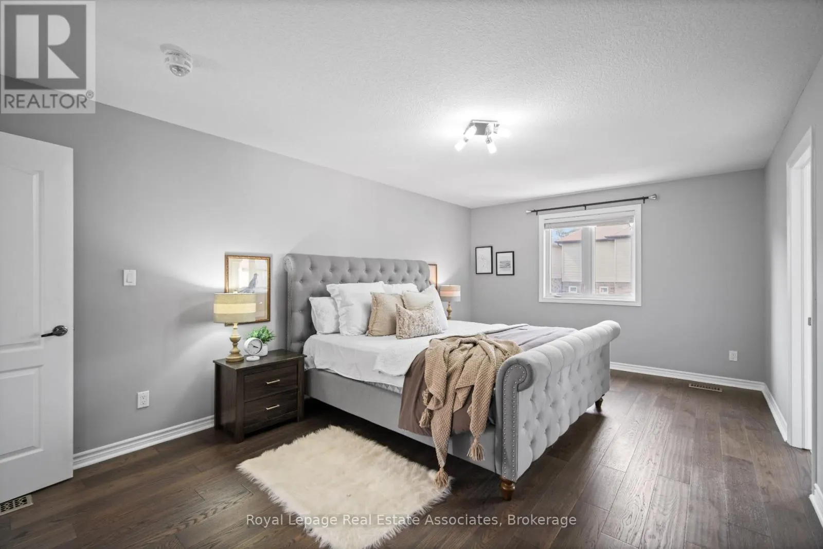 439 MOORLANDS CRESCENT