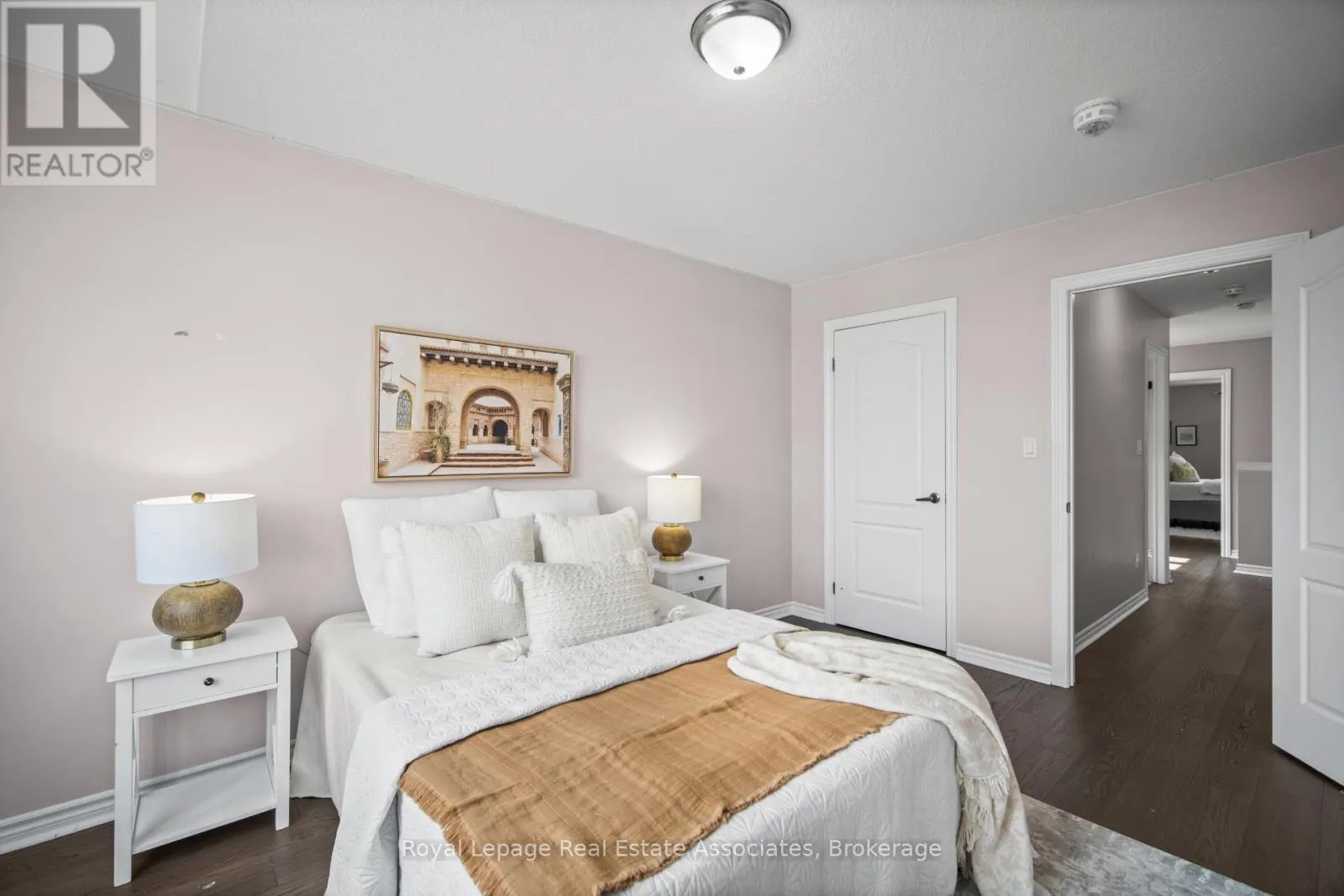 439 MOORLANDS CRESCENT