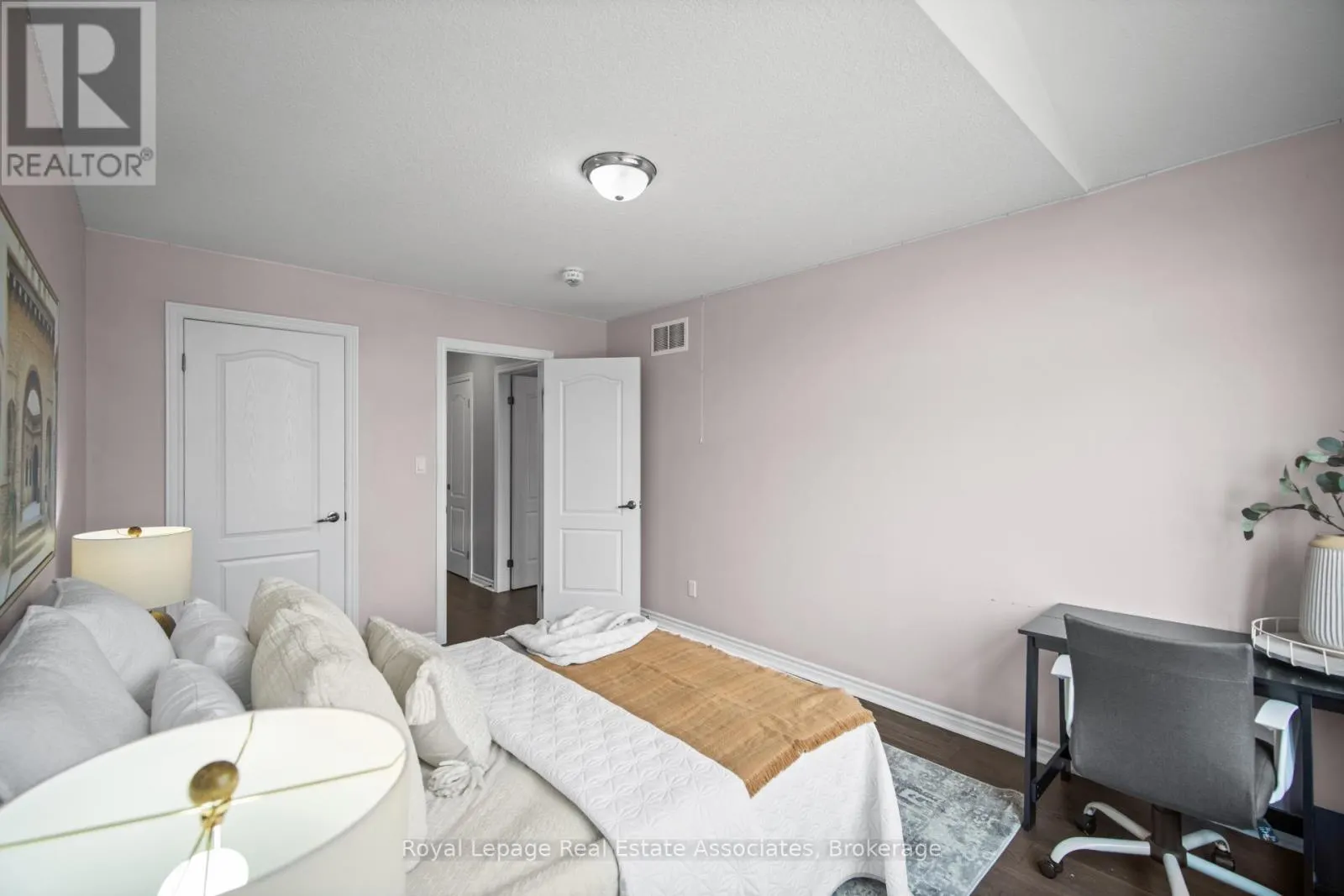 439 MOORLANDS CRESCENT