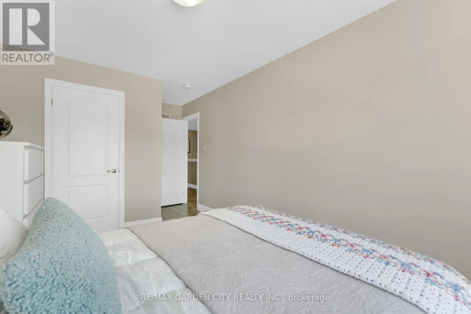 72 HOMESTEAD WAY
