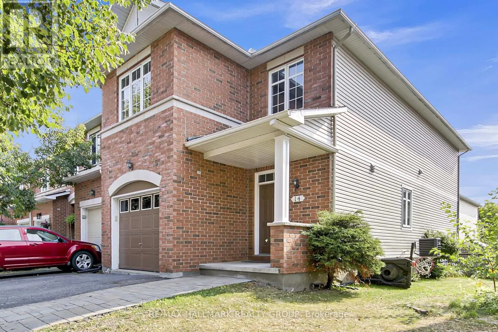 14 PLUMAS GATE