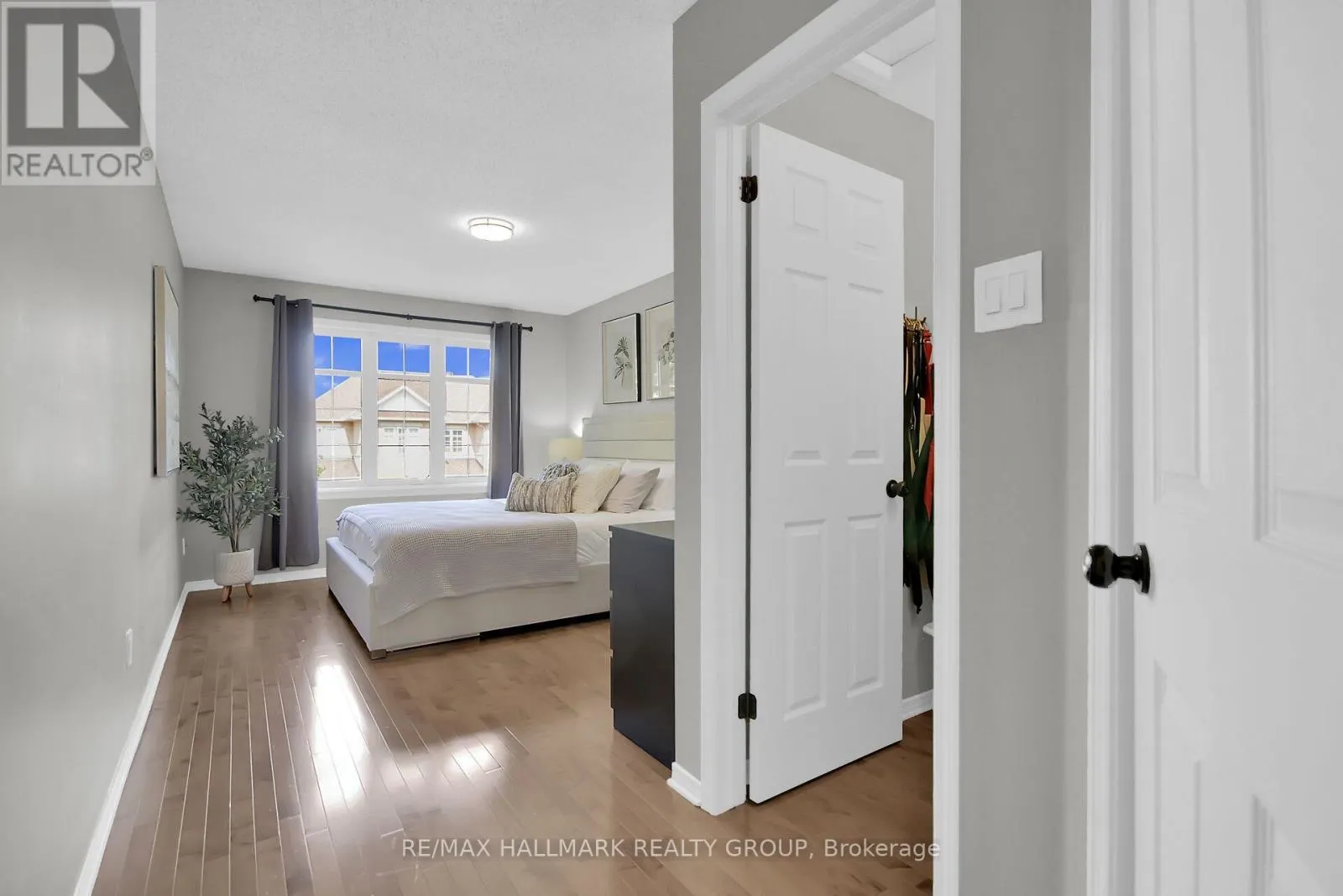 14 PLUMAS GATE