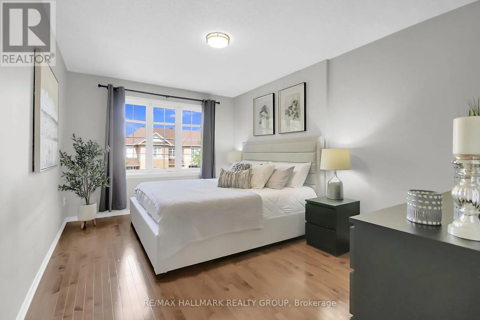 14 PLUMAS GATE