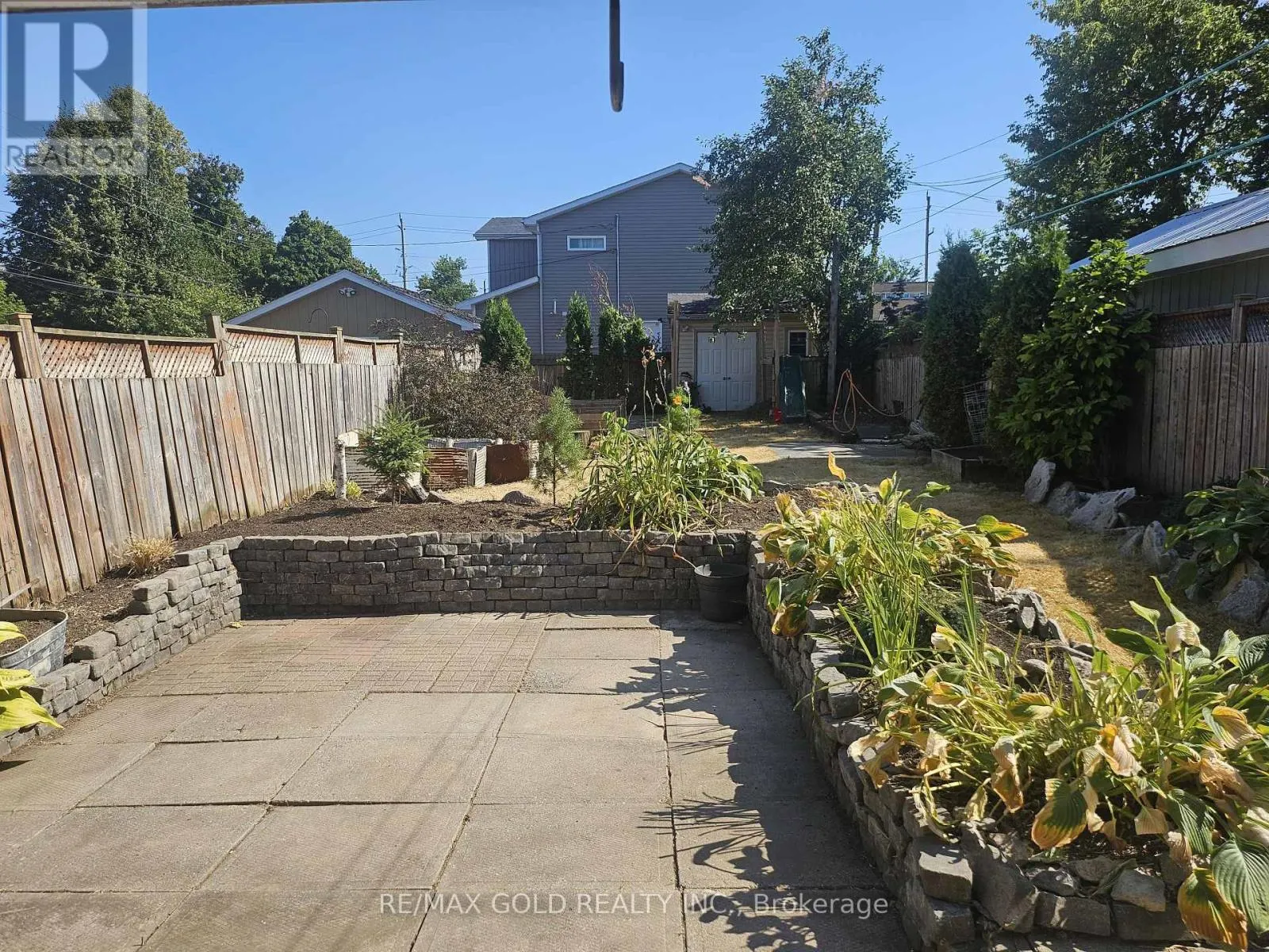 118 STEPHEN STREET N