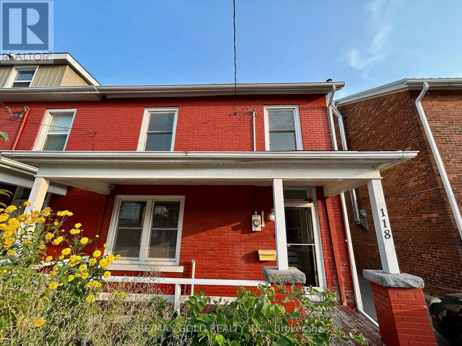 118 STEPHEN STREET N