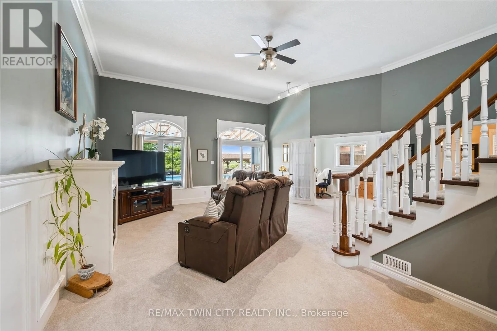 114 DELAVAN DRIVE
