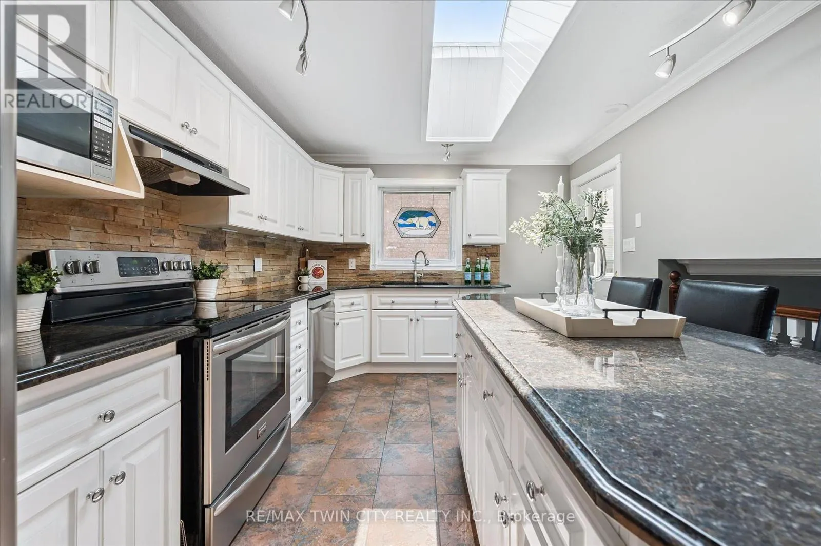 114 DELAVAN DRIVE