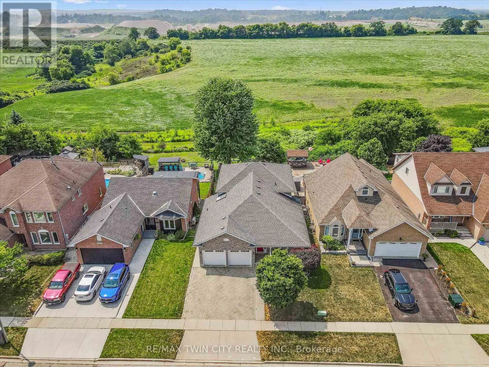 114 DELAVAN DRIVE