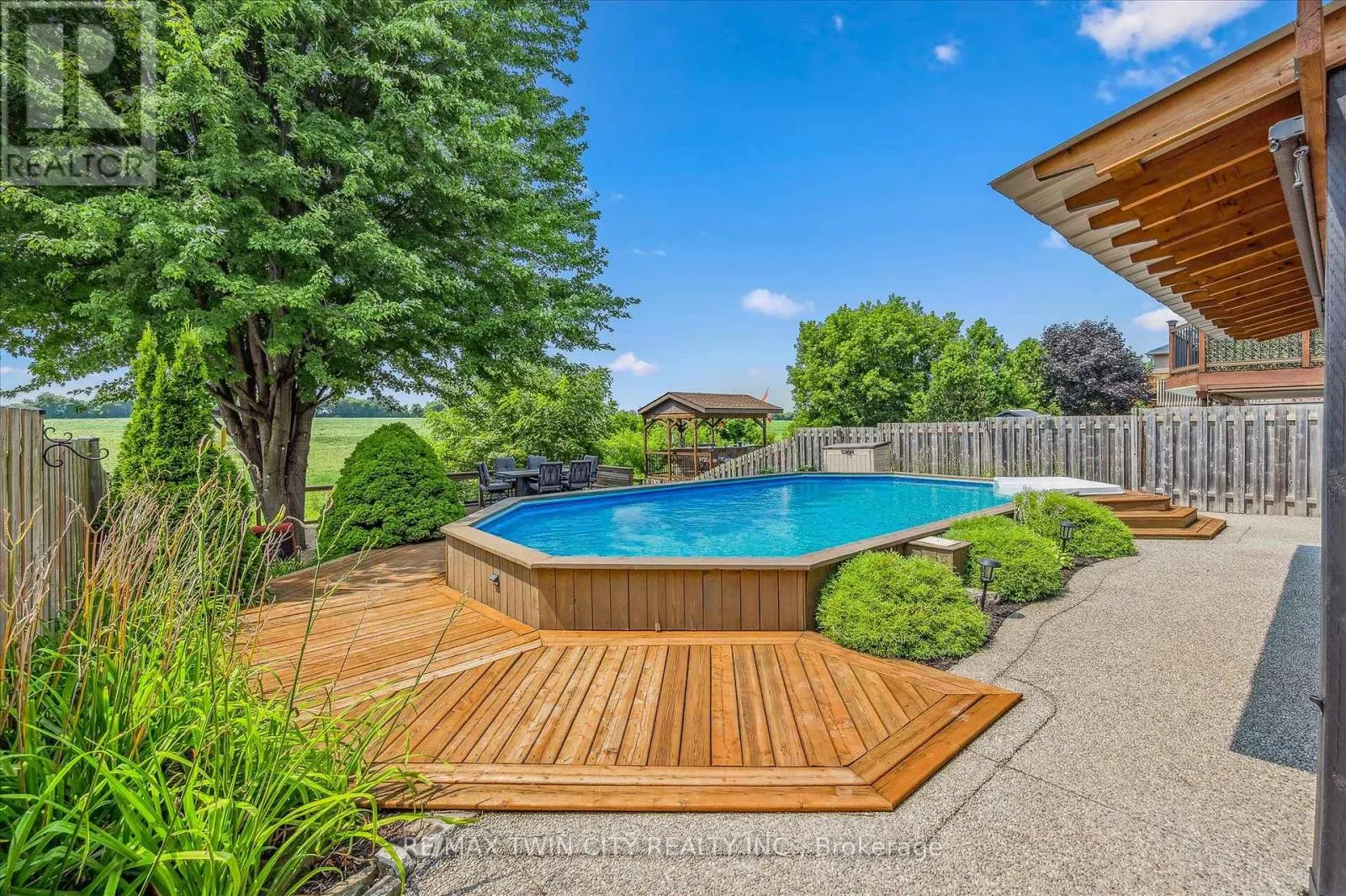 114 DELAVAN DRIVE
