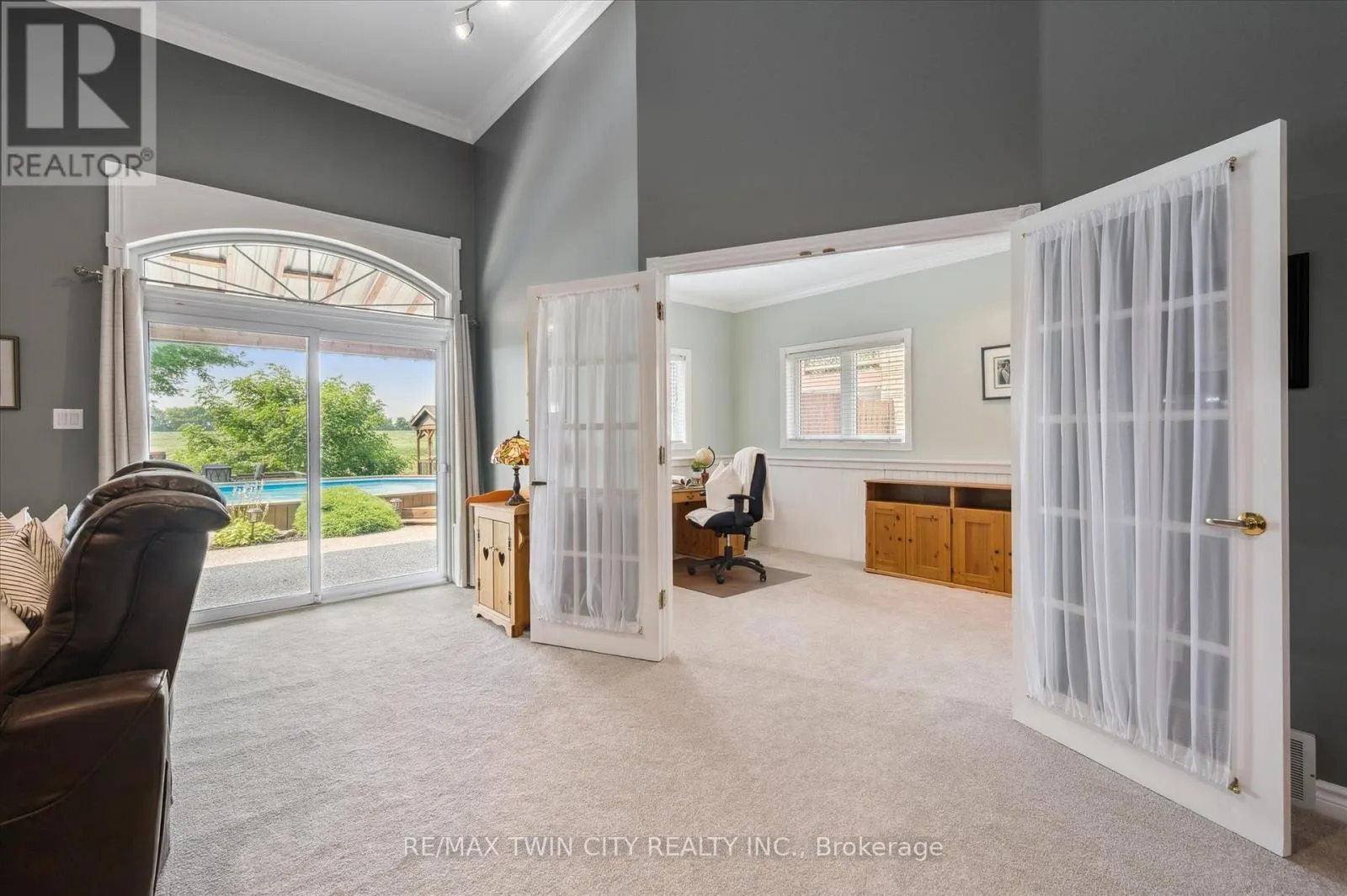 114 DELAVAN DRIVE