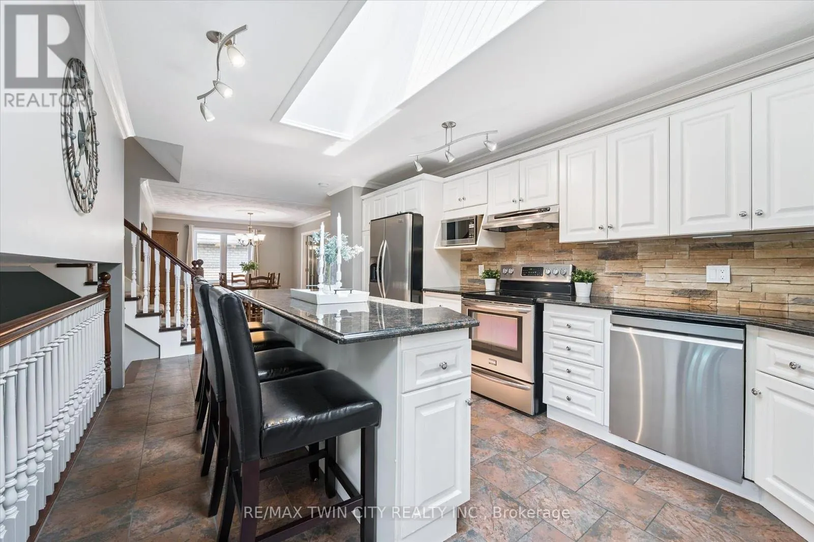 114 DELAVAN DRIVE