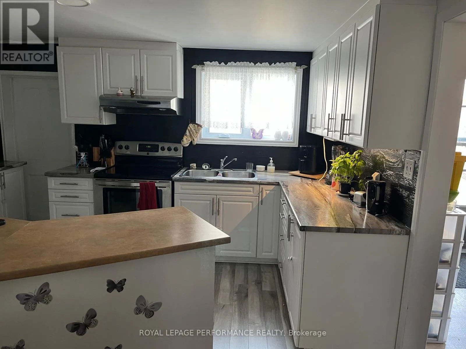 244 LAURIER STREET