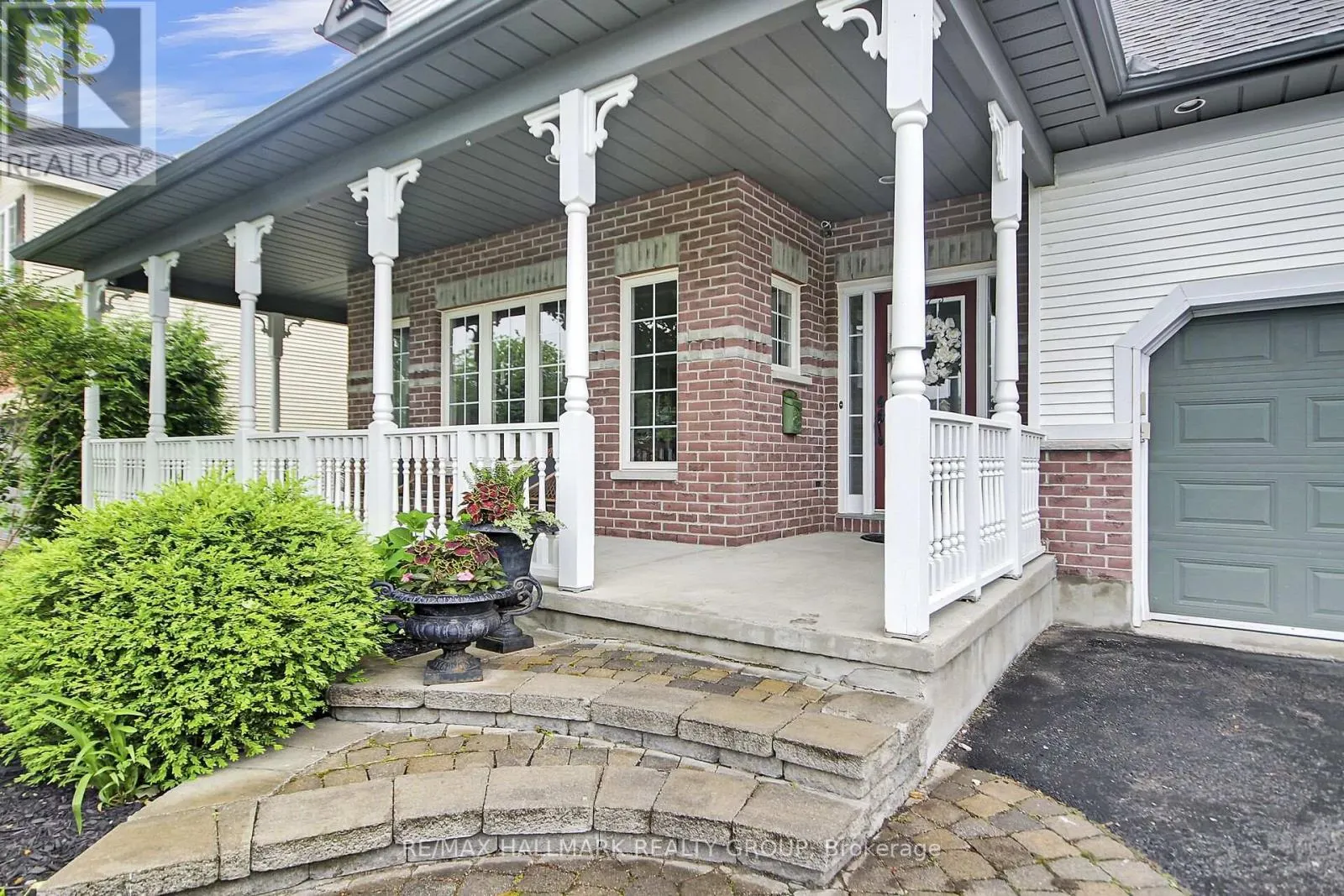 31 KYLE AVENUE