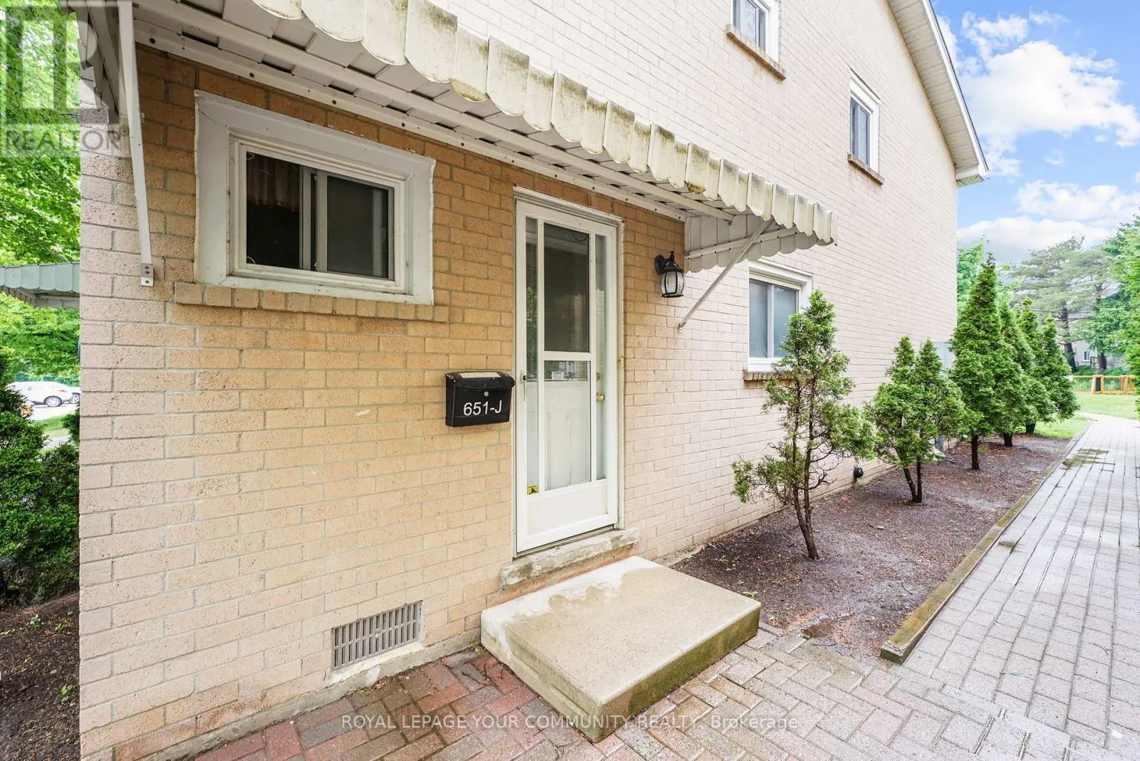 J - 651 ALBERT STREET