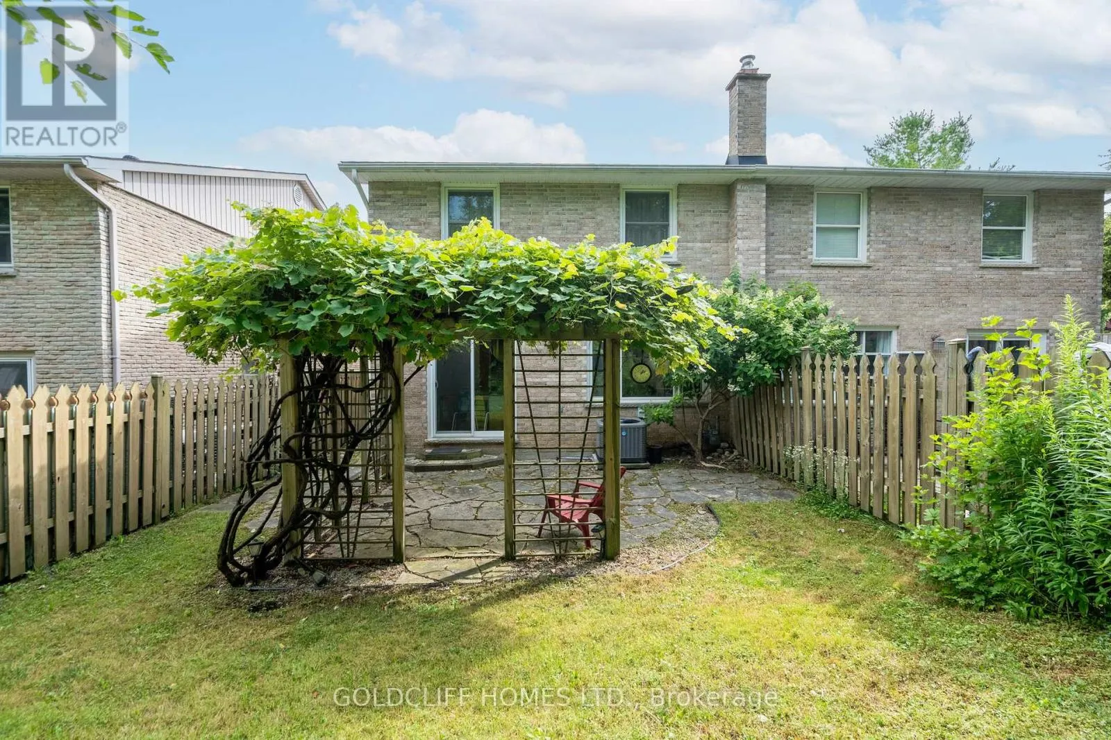 257 HOMESTEAD CRESCENT