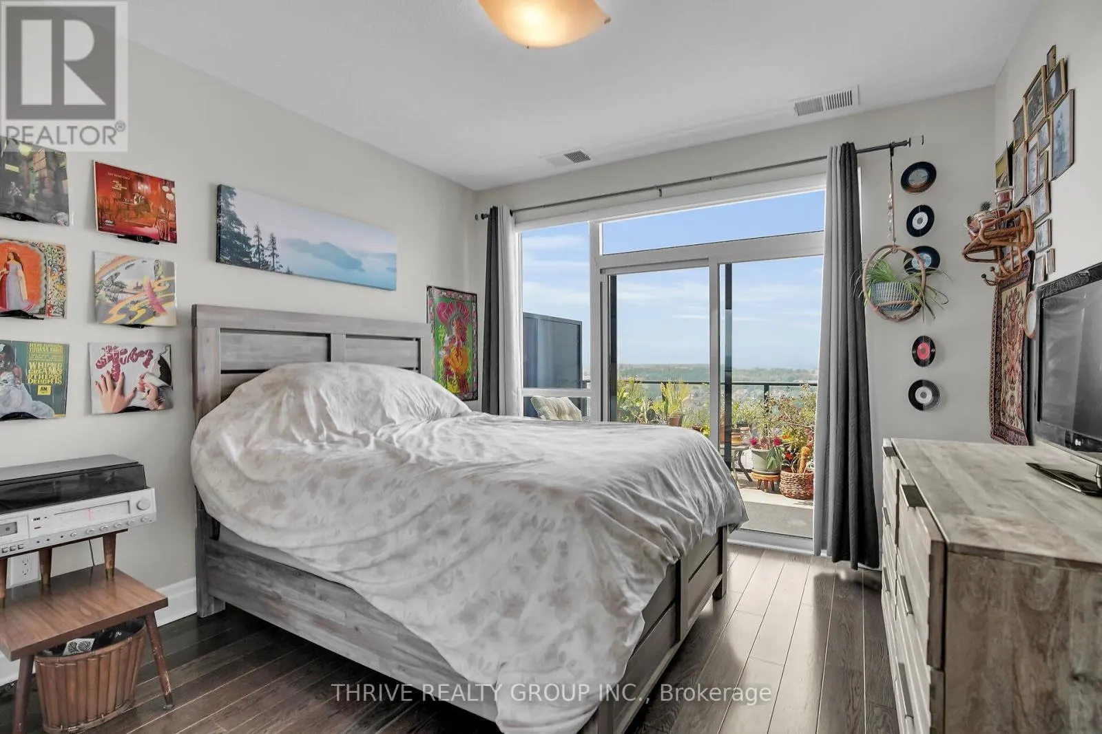 1301 - 240 VILLAGEWALK BOULEVARD, #1301