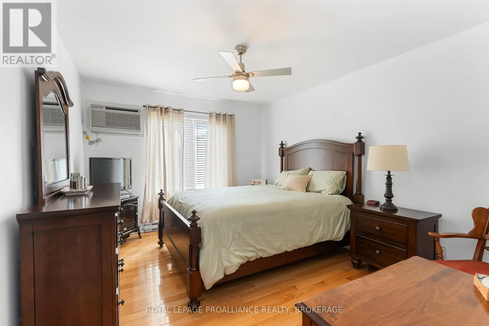 1102 - 237 OAK STREET, #1102