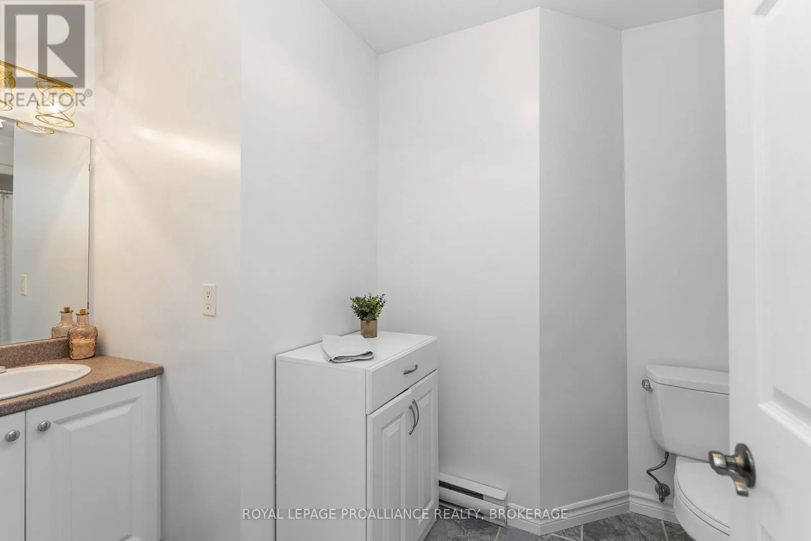 1102 - 237 OAK STREET, #1102