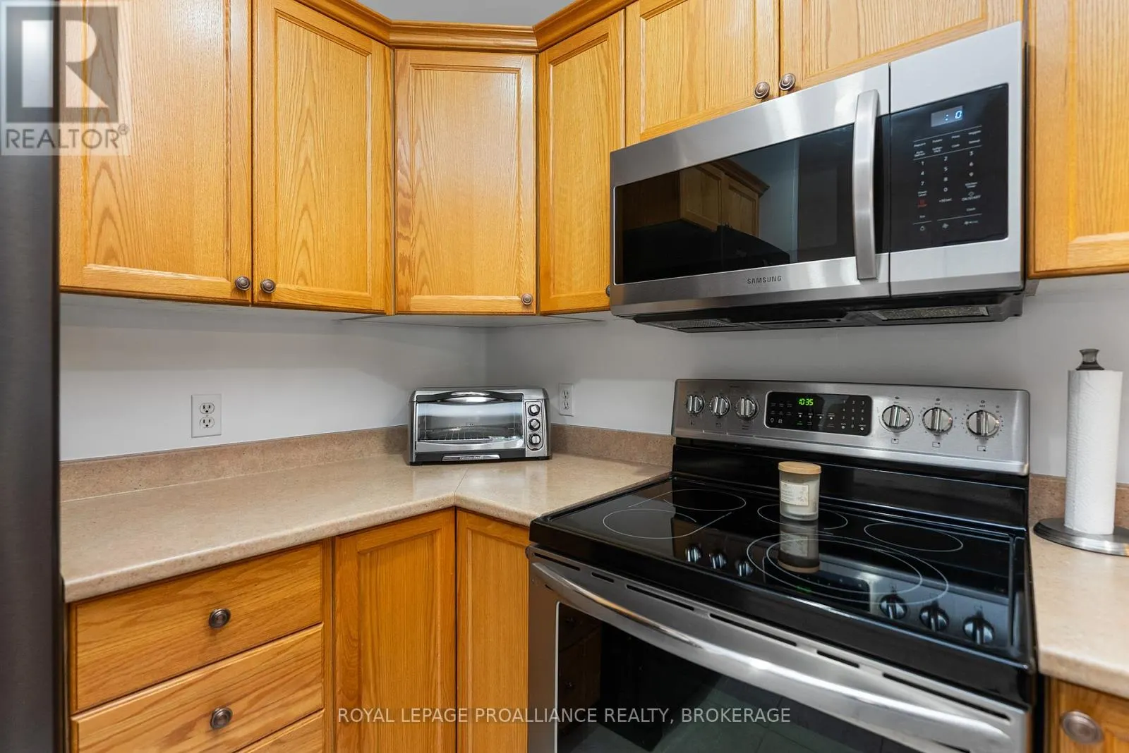 1102 - 237 OAK STREET, #1102