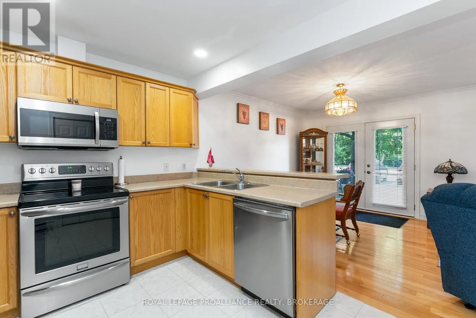 1102 - 237 OAK STREET, #1102