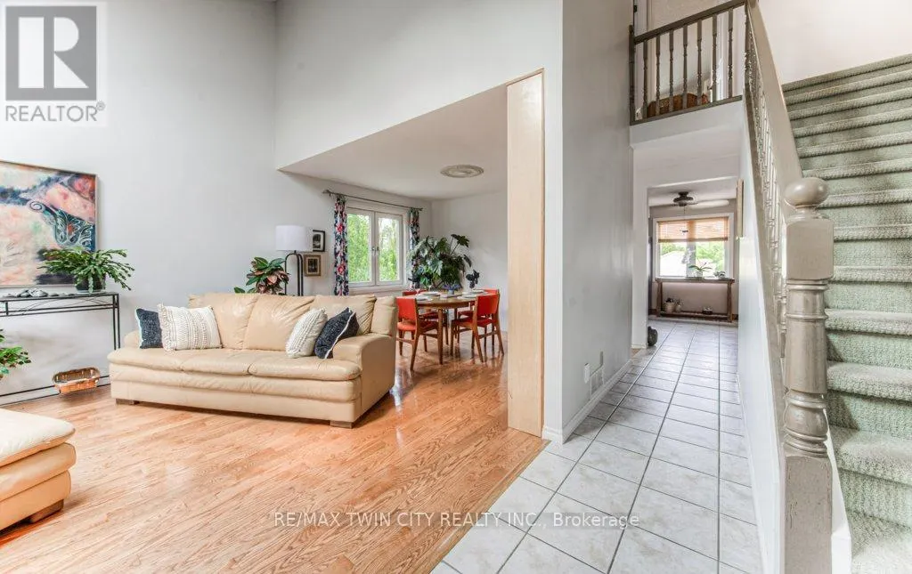 482 APPLEDALE CRESCENT