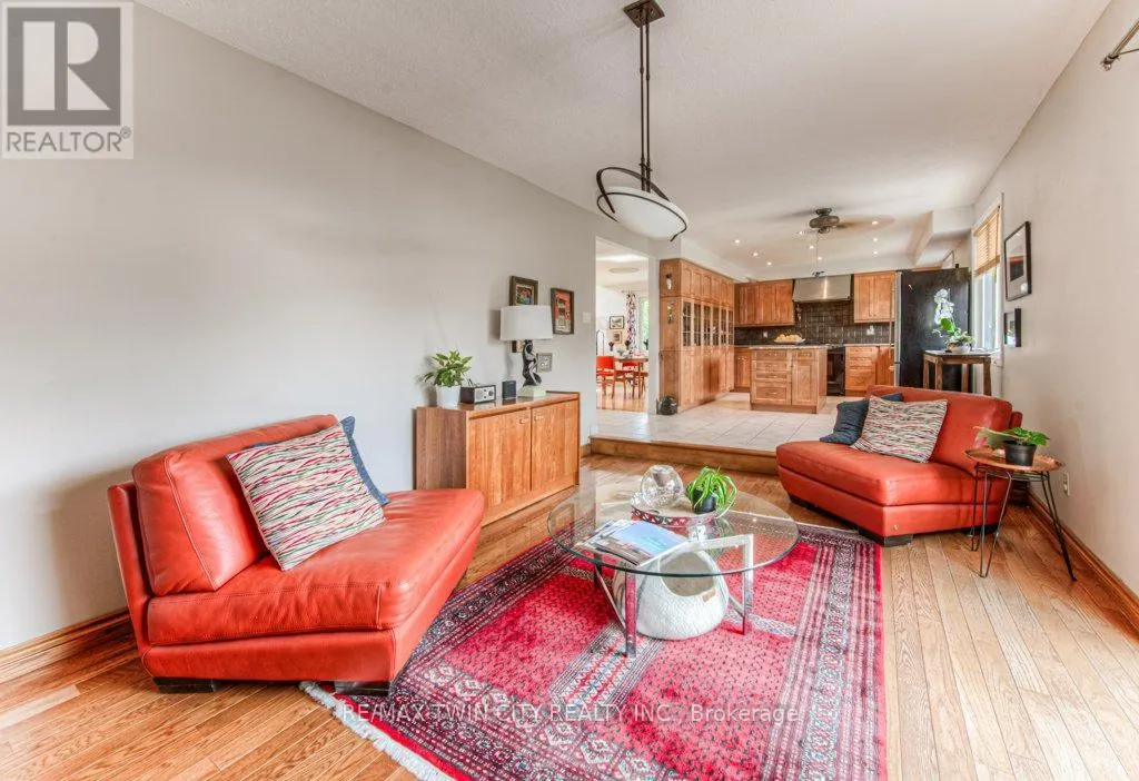 482 APPLEDALE CRESCENT