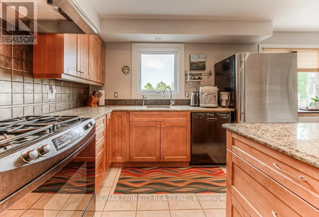 482 APPLEDALE CRESCENT