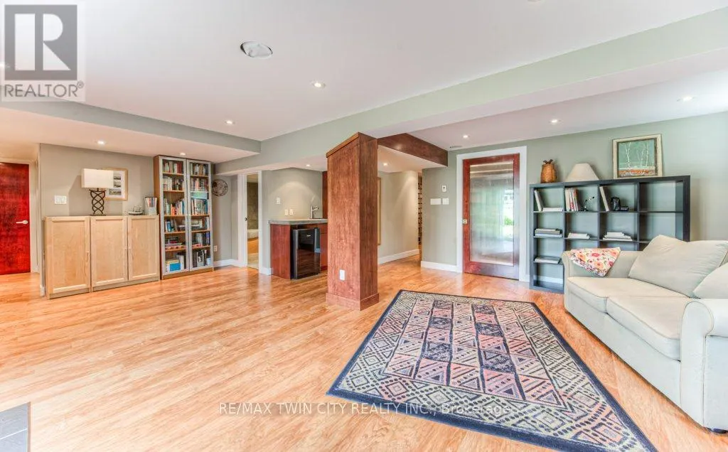 482 APPLEDALE CRESCENT