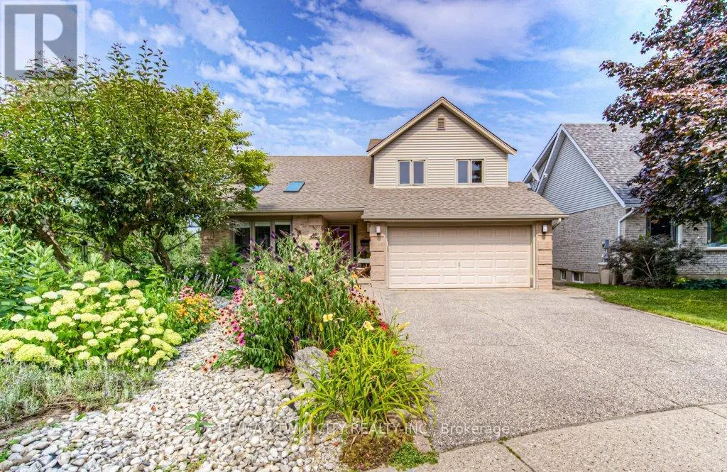 482 APPLEDALE CRESCENT