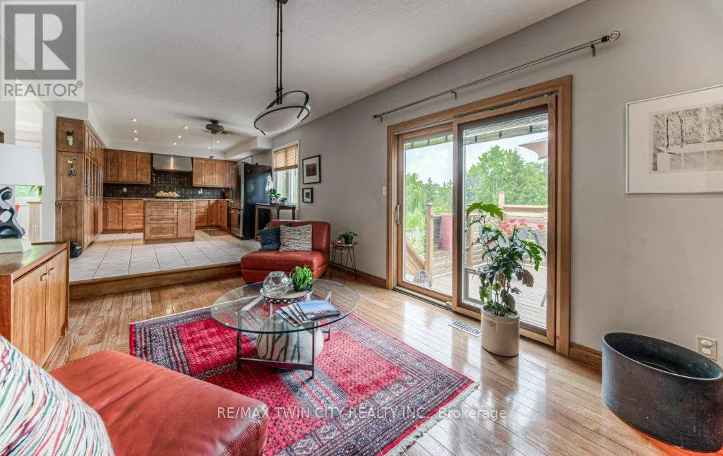 482 APPLEDALE CRESCENT