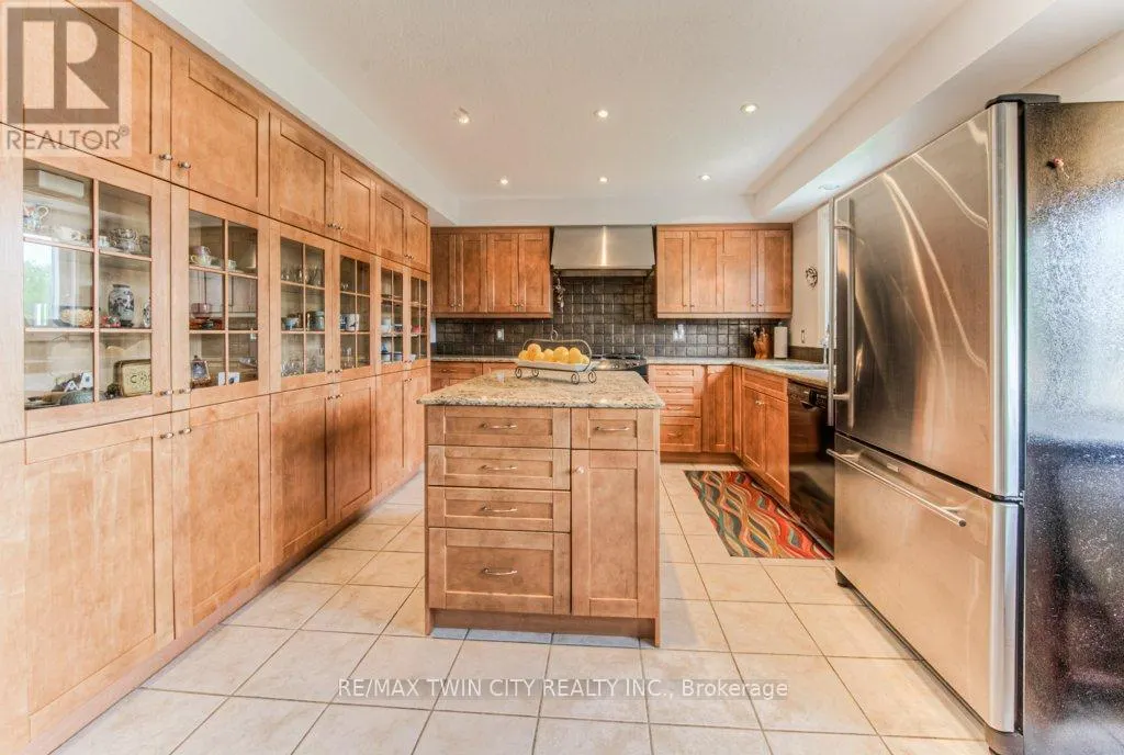 482 APPLEDALE CRESCENT
