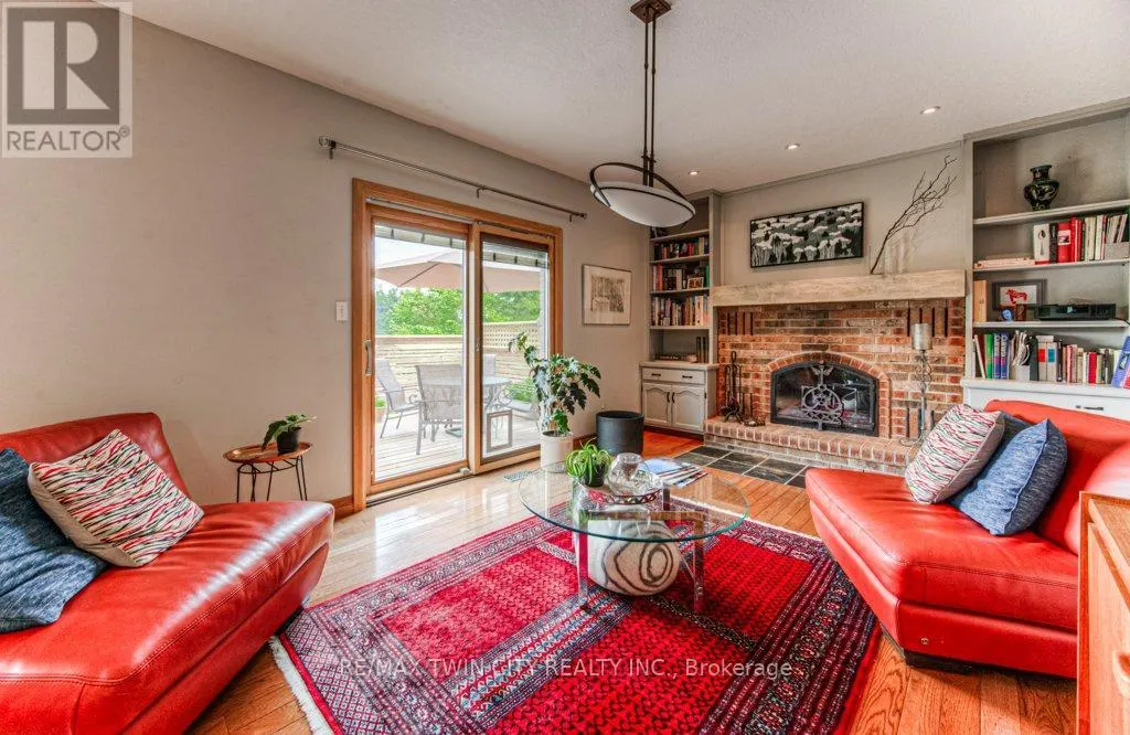 482 APPLEDALE CRESCENT