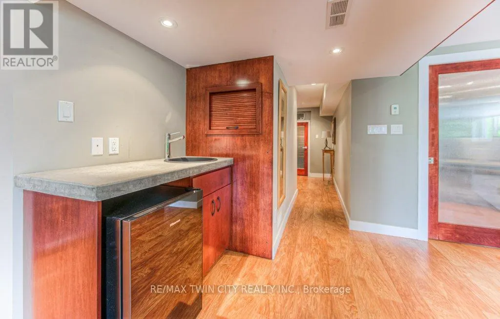 482 APPLEDALE CRESCENT