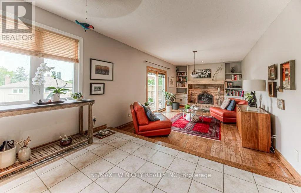 482 APPLEDALE CRESCENT