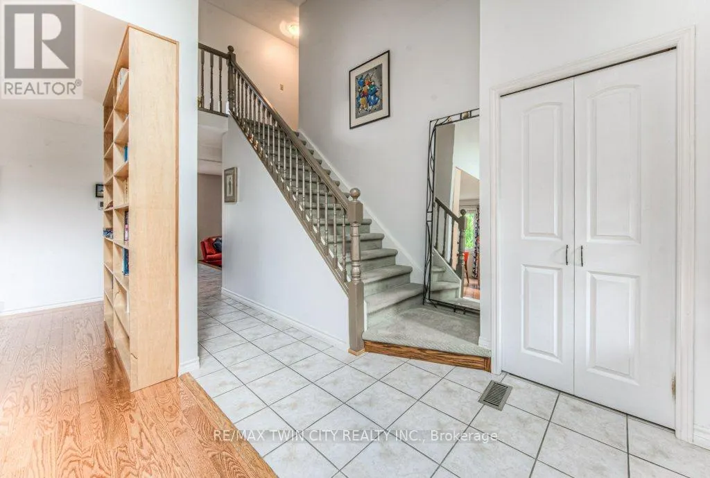 482 APPLEDALE CRESCENT