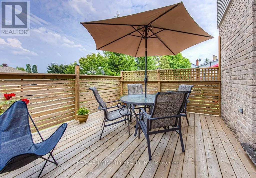 482 APPLEDALE CRESCENT