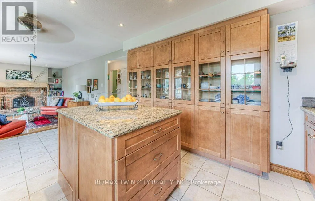 482 APPLEDALE CRESCENT