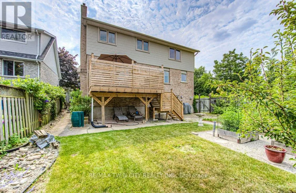 482 APPLEDALE CRESCENT
